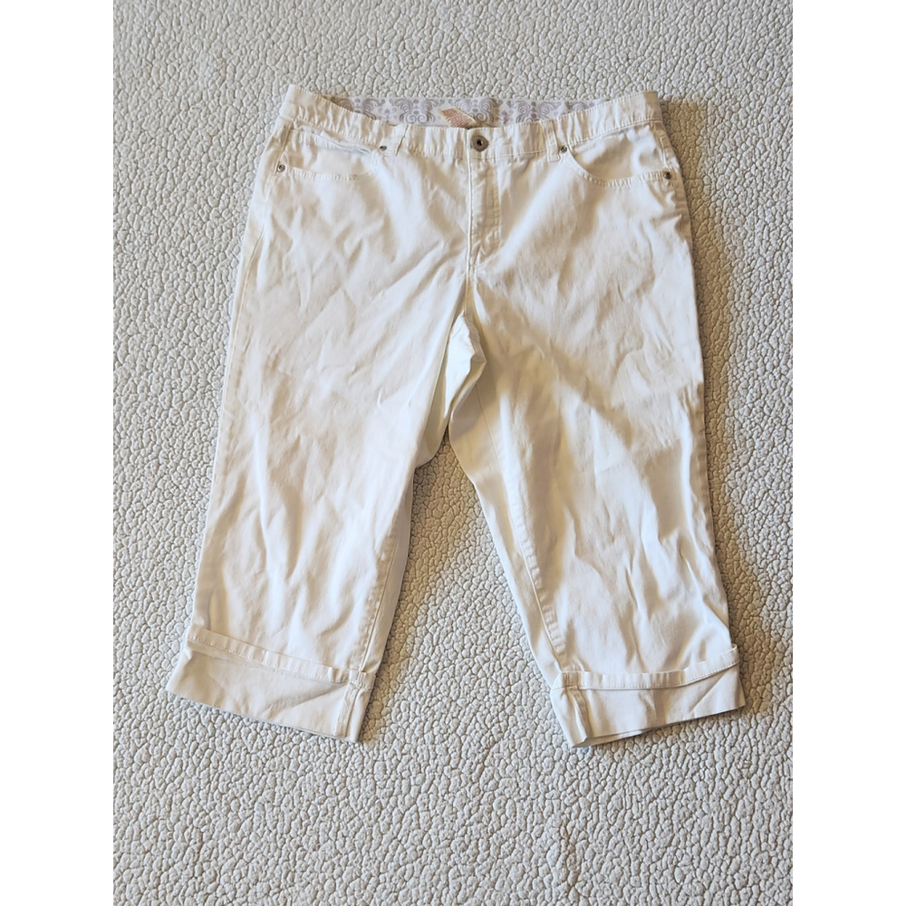 Faded Glory elastic waist cropped capri length rolled hem white denim pants